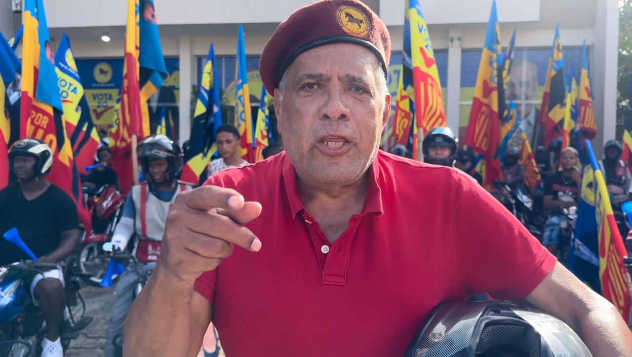 Luis "El Gallo" y cientos de motoconchistas sellan el triunfo en el cierre de campaña junto al presidente Luis Abinader.
